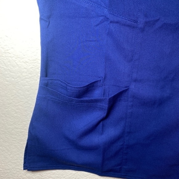 Greys ANATOMY BY‎ BARCO V-NECK SCRUB SIZE-S - Picture 2 of 7